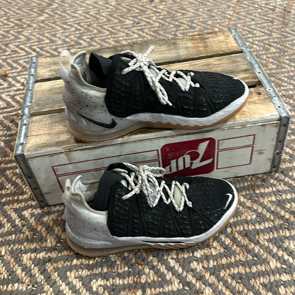 LeBron, 18 black gum, kid shoes